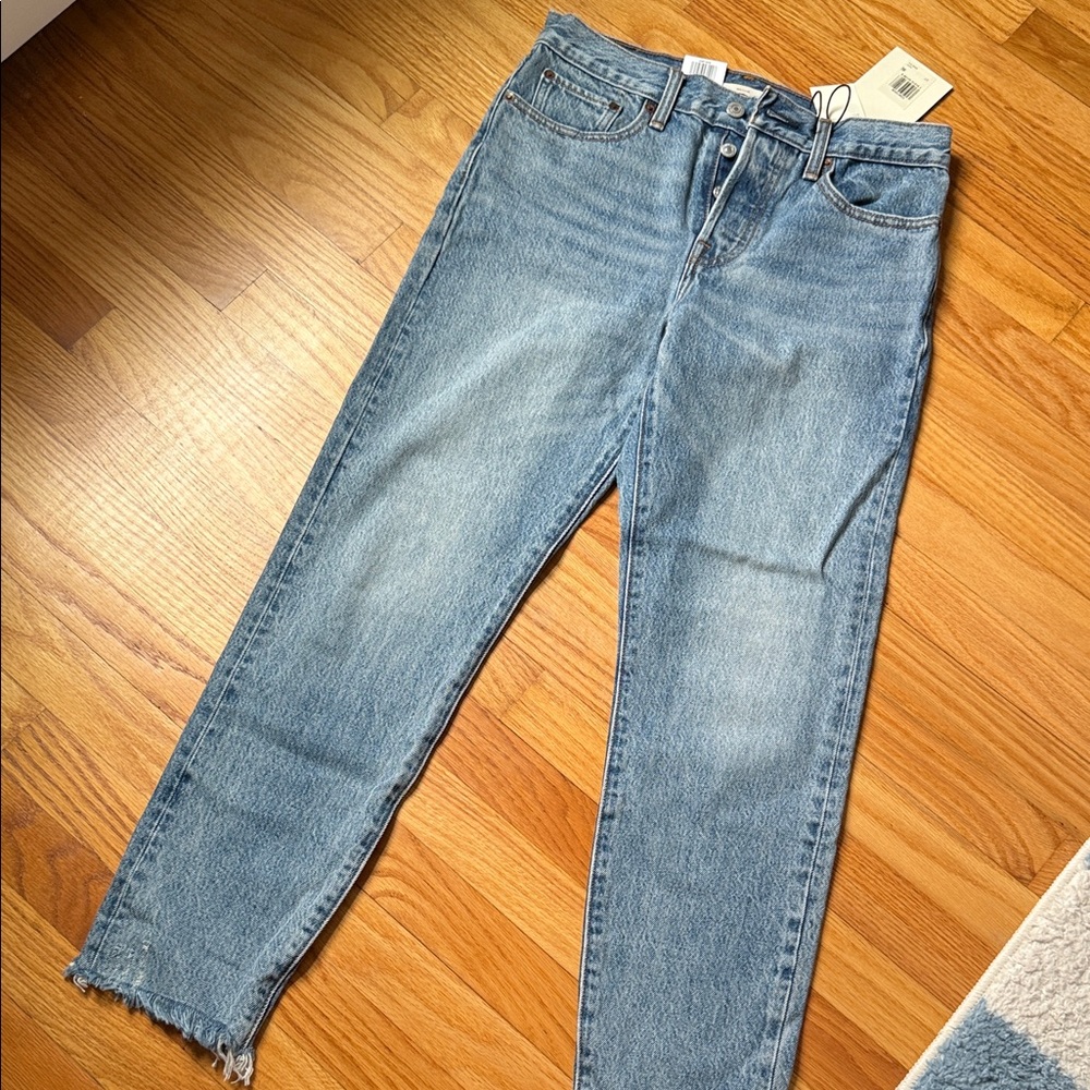Levi Wedgie Fit BNWT